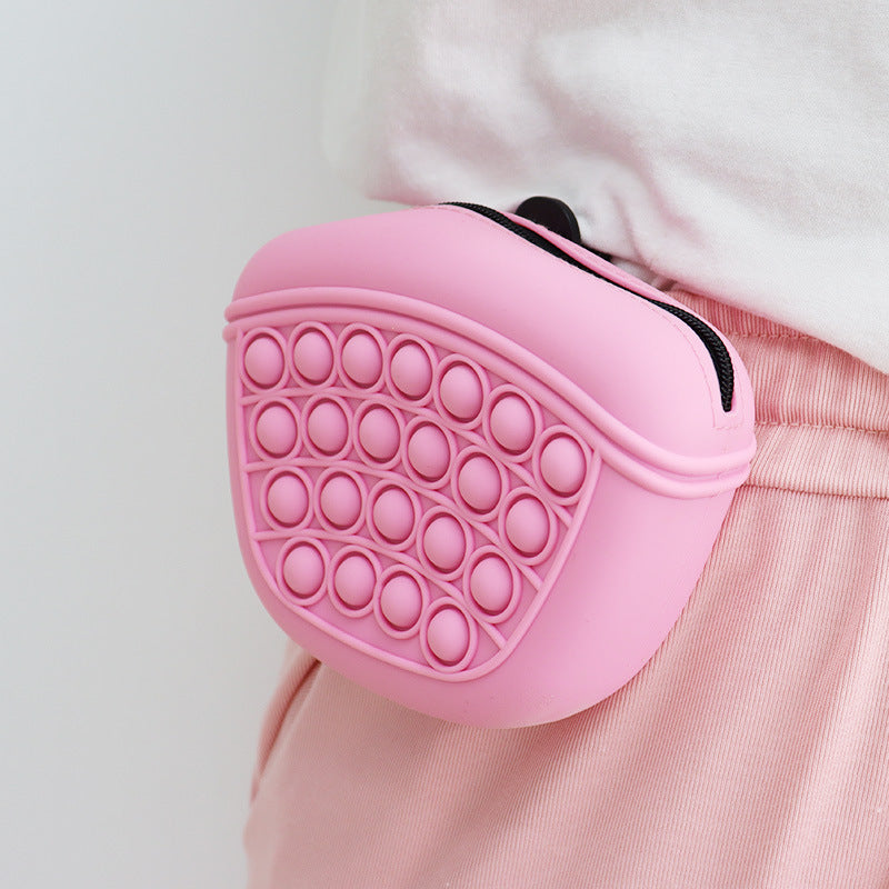 SnapTreat – Silicone Dog Training Treat Pouch with Bubble Grip